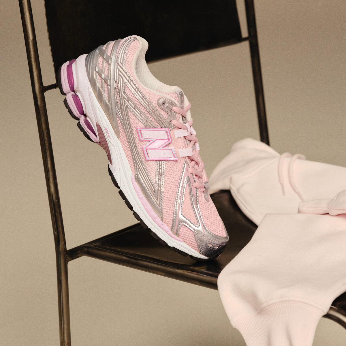 New Balance 1906R U19063FT – New Balance sneaker view 3
