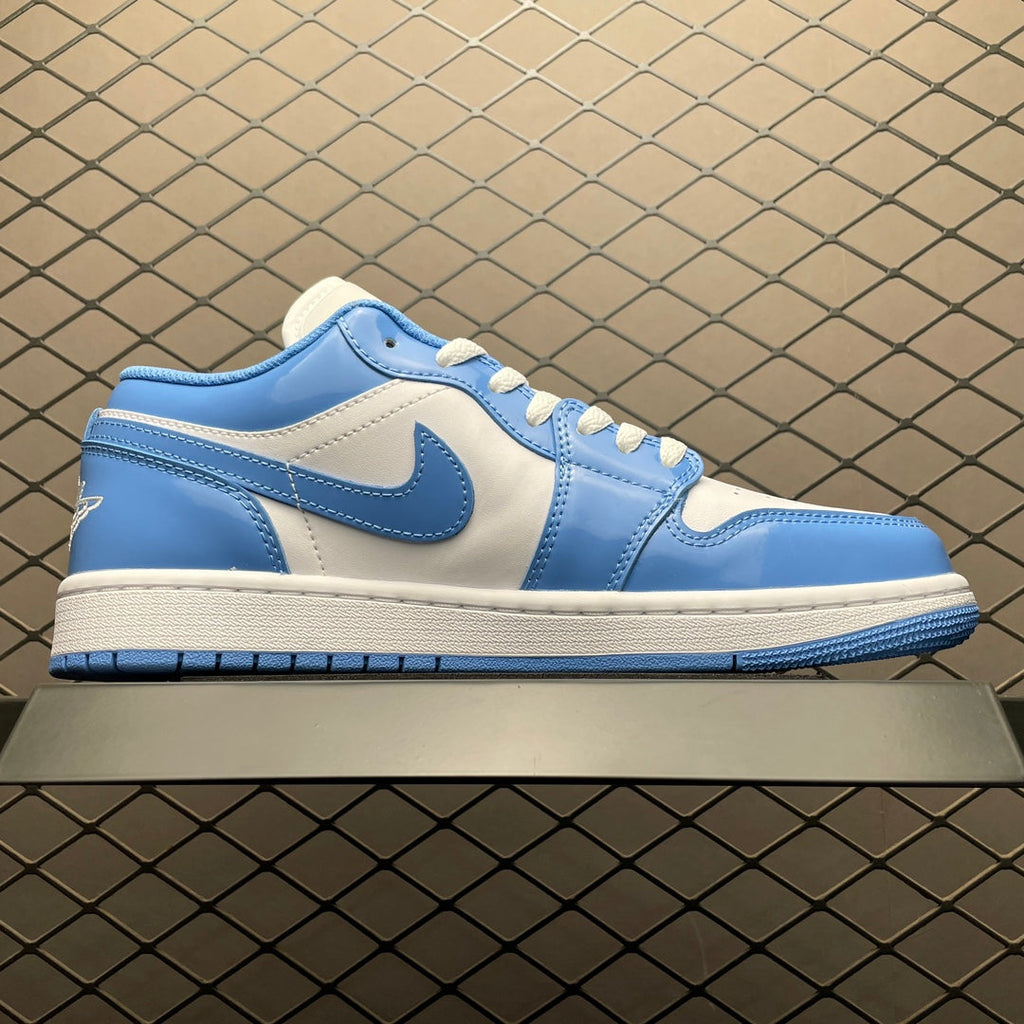 SB Dunk UNC
